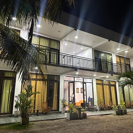 Jayaa Beach Талпе Экстерьер фото